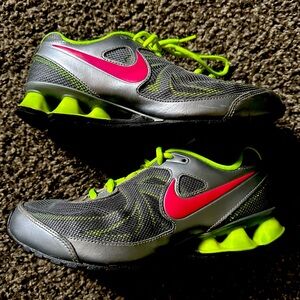 Nike Reax Run 7 Running Shoes Womens 7.5 Silver Pink Neon Yellow